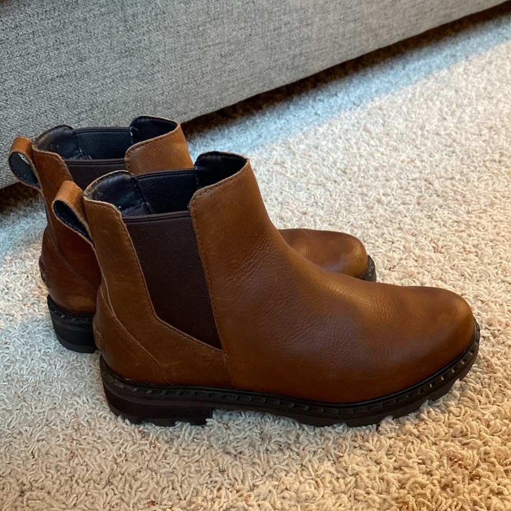 Sorel Lennox Chelsea Boot — Size 8